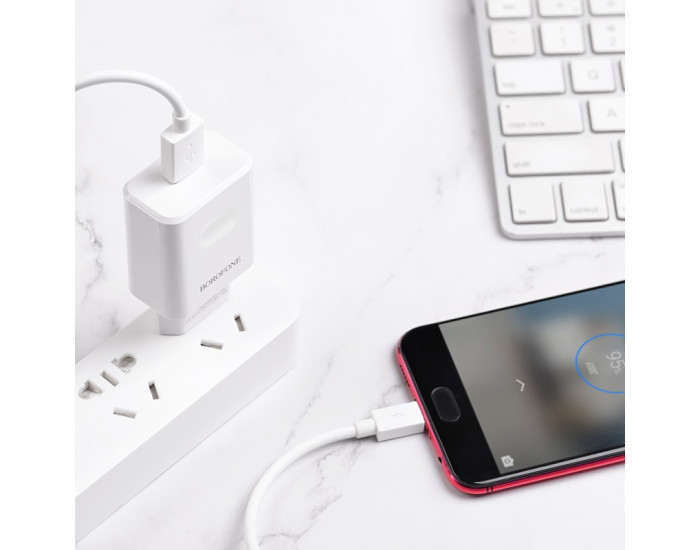 Мережеве зарядний пристрій Borofone BA32A Bright (QC3.0 1USB/3A) з кабелем Micro White