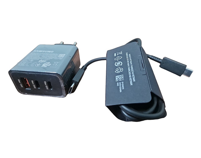 Мережеве зарядний пристрій Samsung 65W PD (2 USB-C+USB-A) з кабелем Type-C to Type-C (EP-TA800NBE) чорний